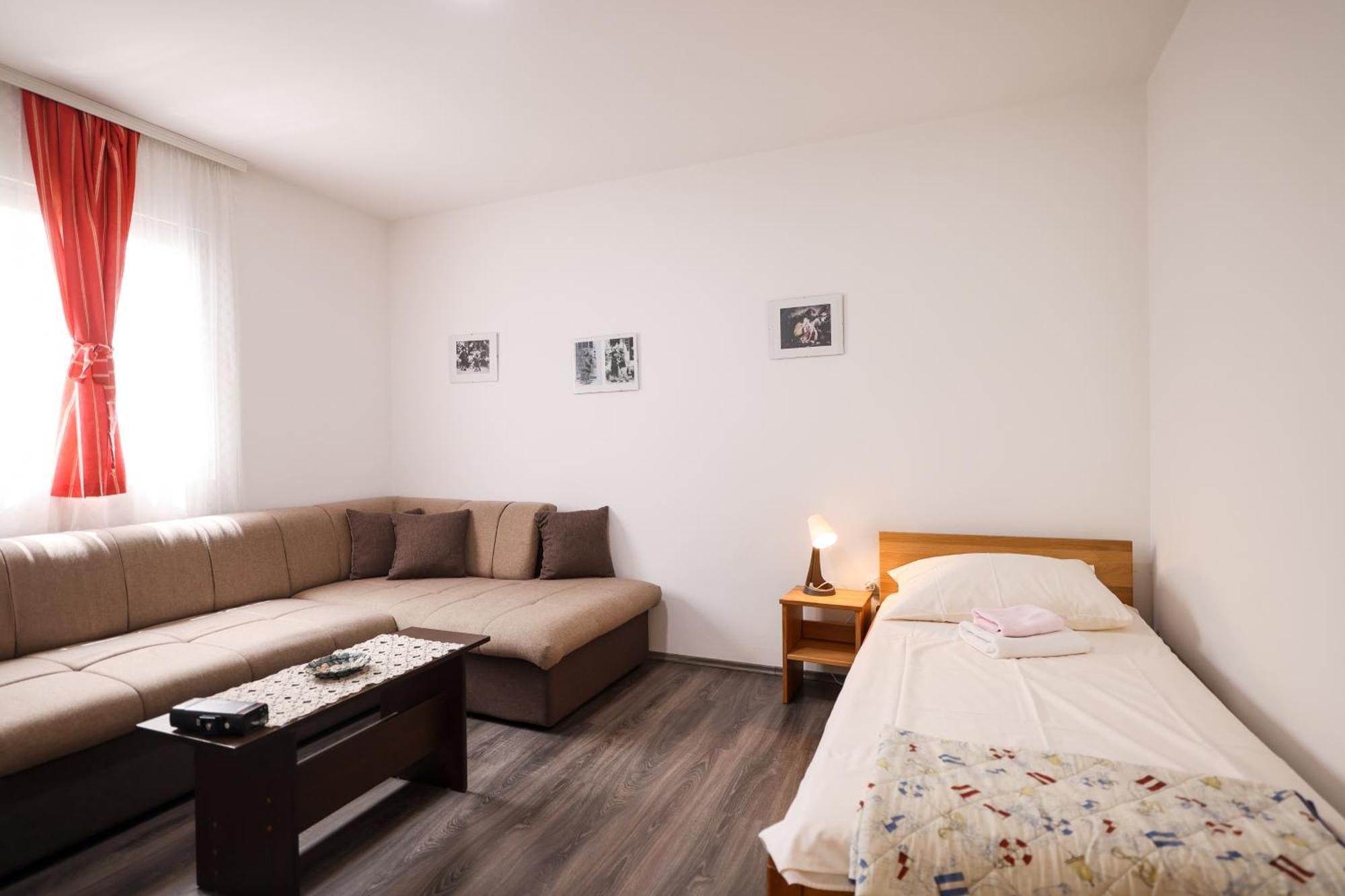 Apartments Kika ニン エクステリア 写真