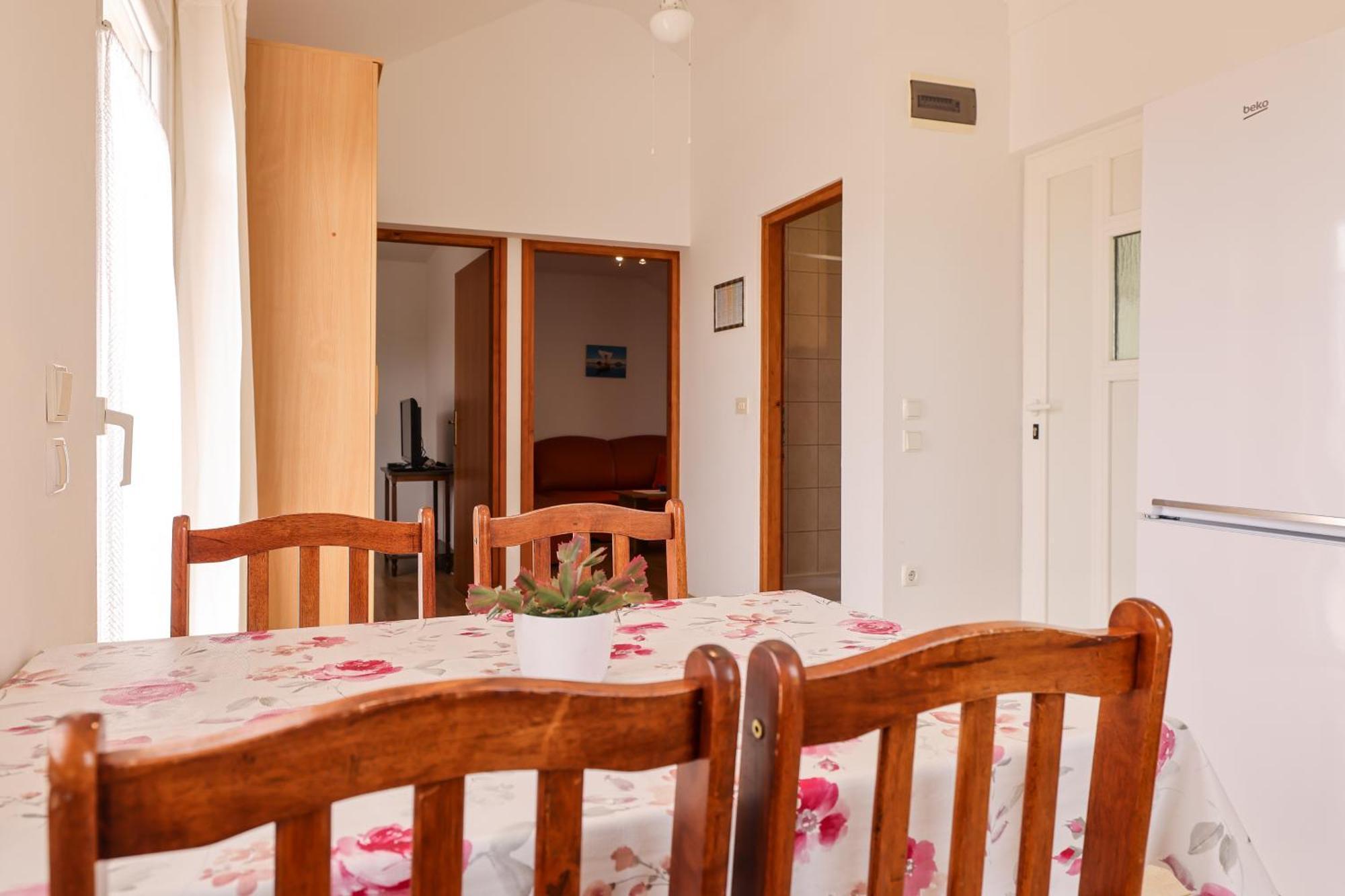 Apartments Kika ニン エクステリア 写真