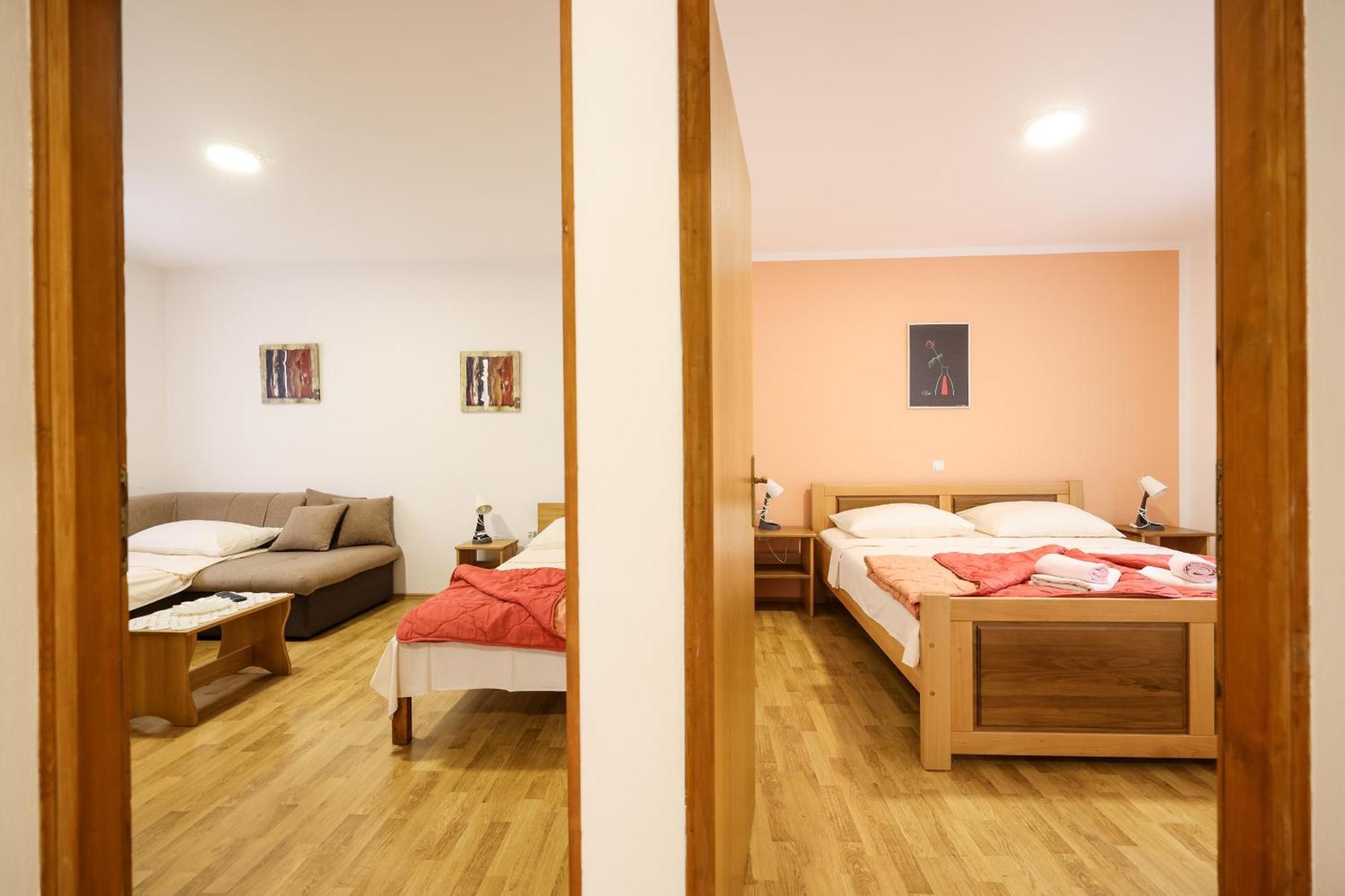 Apartments Kika ニン エクステリア 写真